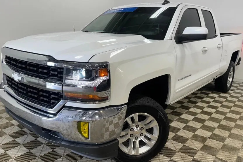 2018 Chevrolet Silverado 1500 LT1 photo 1