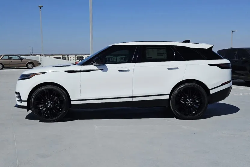 2026 Land Rover Range Rover Velar SE photo 1