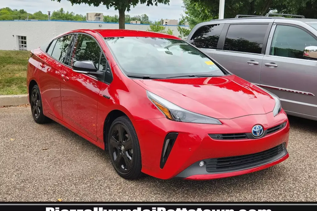 2021 Toyota Prius XLE photo 1