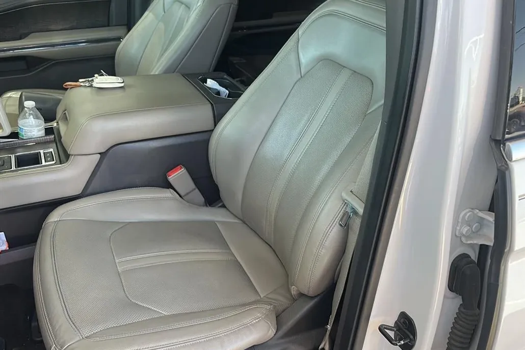 2019 Ford Expedition Limited photo 1