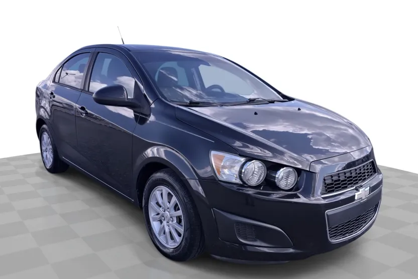 2013 Chevrolet Sonic LS photo 1