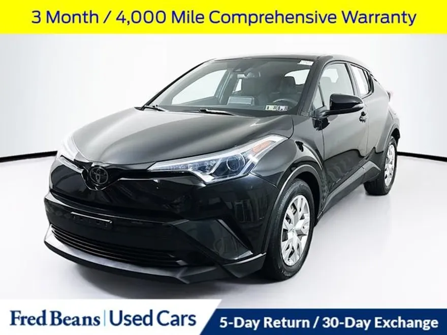2019 Toyota C-HR LE photo 1
