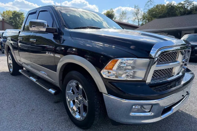 2010 Dodge Ram Laramie photo 1