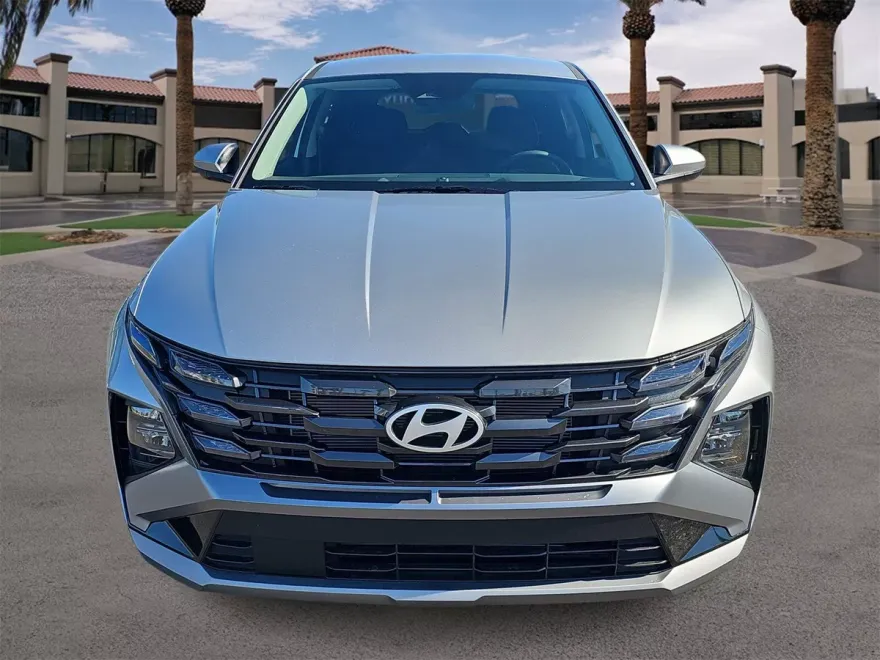 2025 Hyundai Tucson SE photo 1