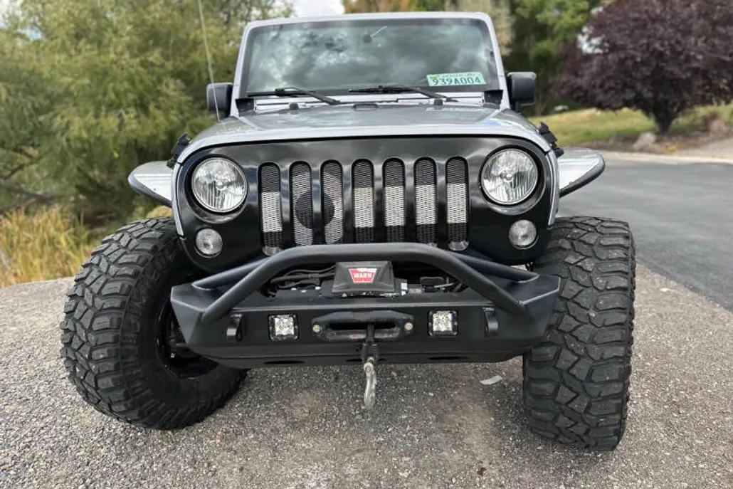 2015 Jeep Wrangler Unlimited Rubicon photo 1