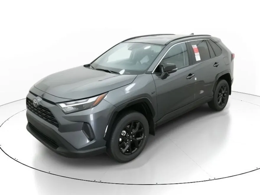 2025 Toyota RAV4 XLE photo 1