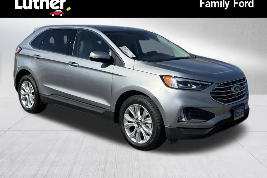 2022 Ford Edge Titanium photo 1