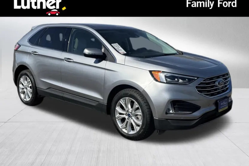 2022 Ford Edge Titanium photo 1