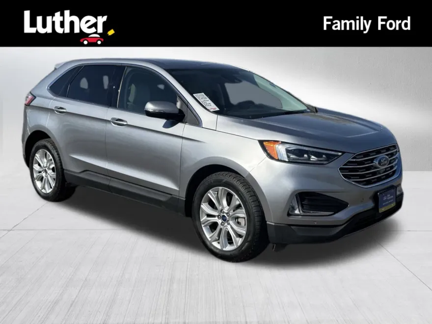 2022 Ford Edge Titanium photo 1