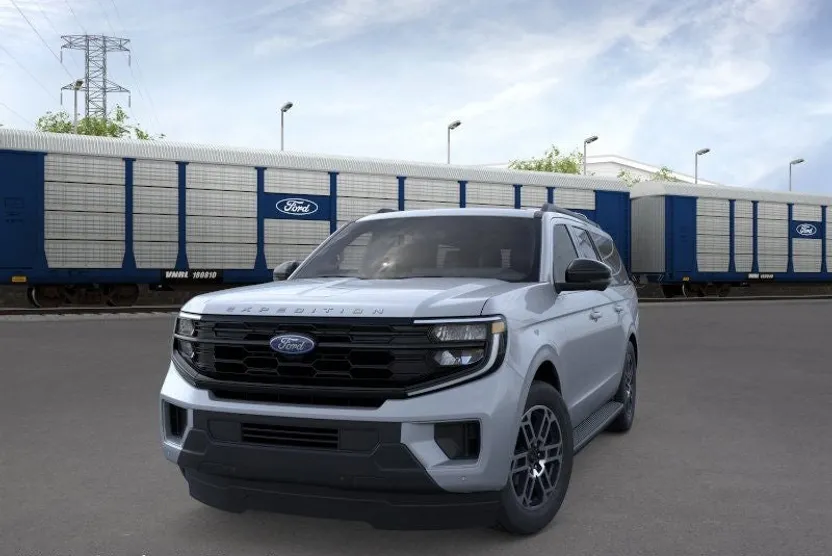 2025 Ford Expedition MAX photo 1