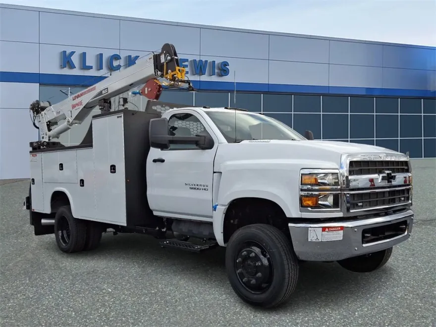 2024 Chevrolet Silverado 5500HD Work Truck photo 1
