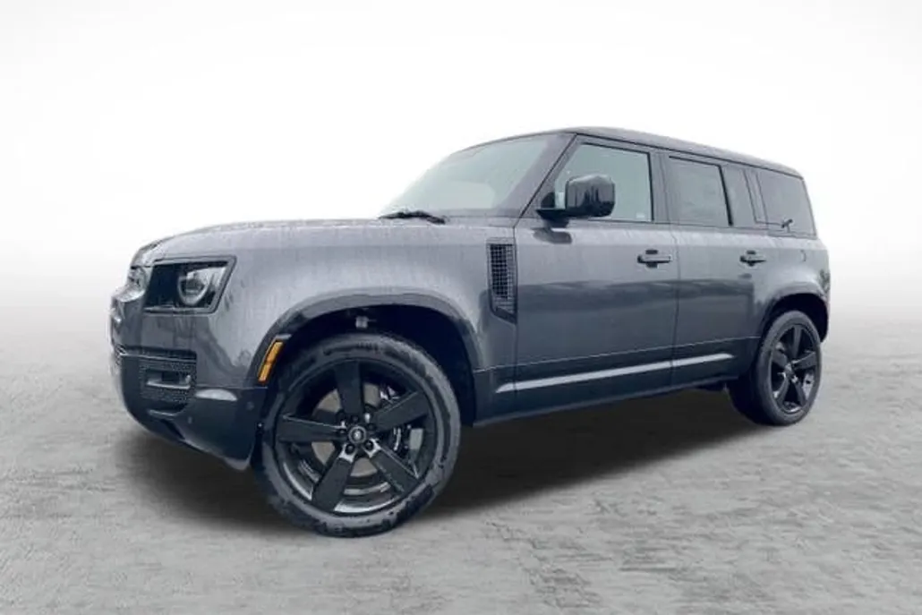 2025 Land Rover Defender 110 V8 photo 1