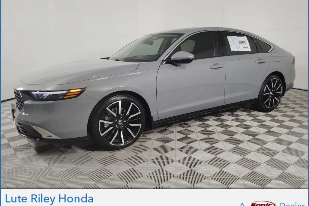 2025 Honda Accord Hybrid Touring photo 1