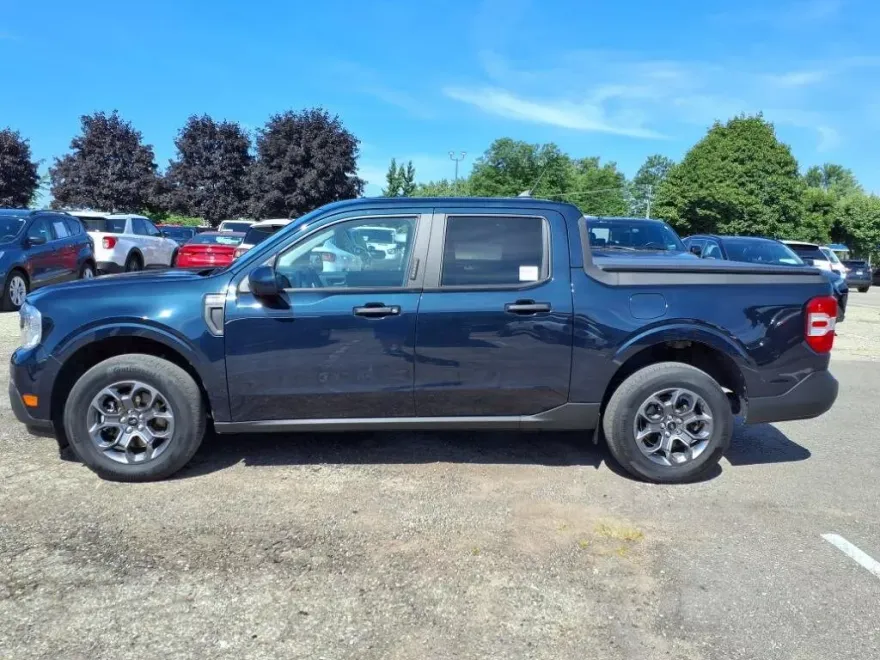 2022 Ford Maverick XLT photo 1