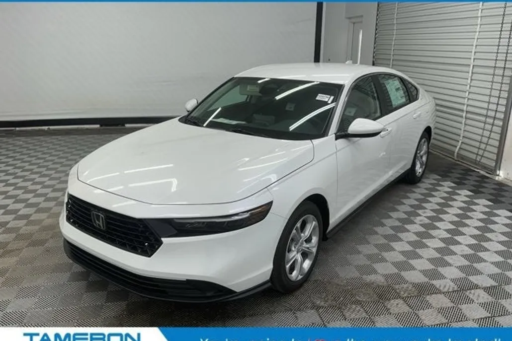2025 Honda Accord LX photo 1