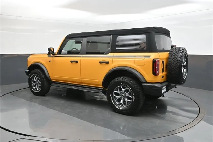 2022 Ford Bronco Badlands photo 1