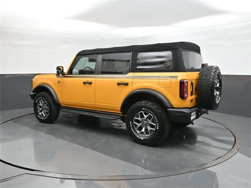 2022 Ford Bronco Badlands photo 1