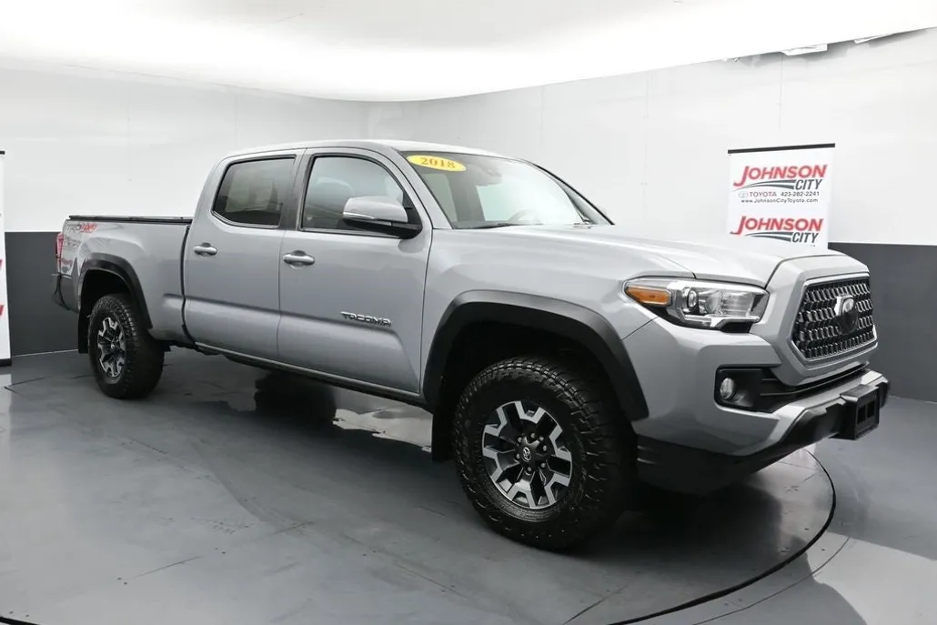2018 Toyota Tacoma TRD Off-Road V6 photo 1