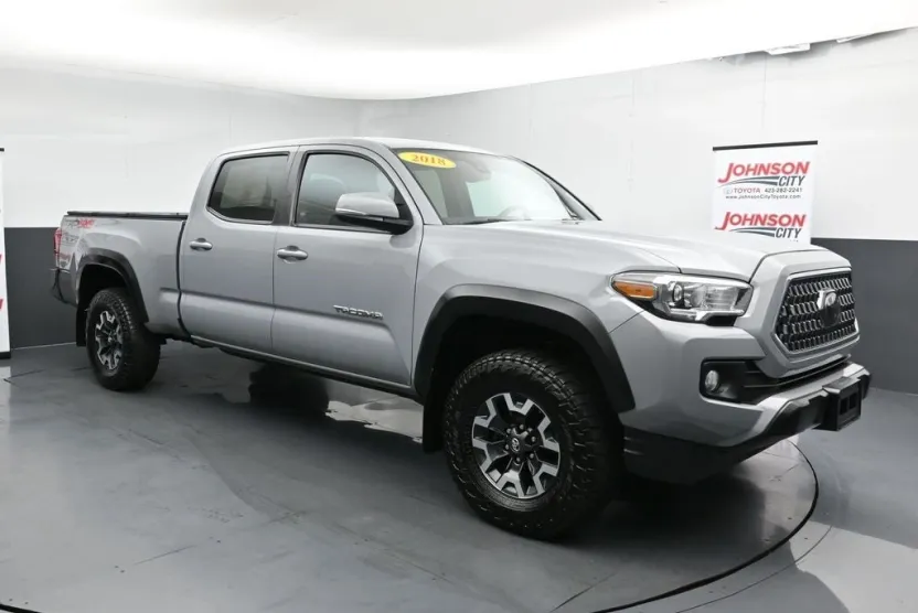 2018 Toyota Tacoma TRD Off-Road V6 photo 1