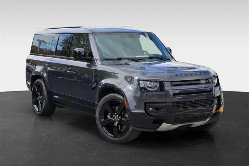 2024 Land Rover Defender V8 photo 1