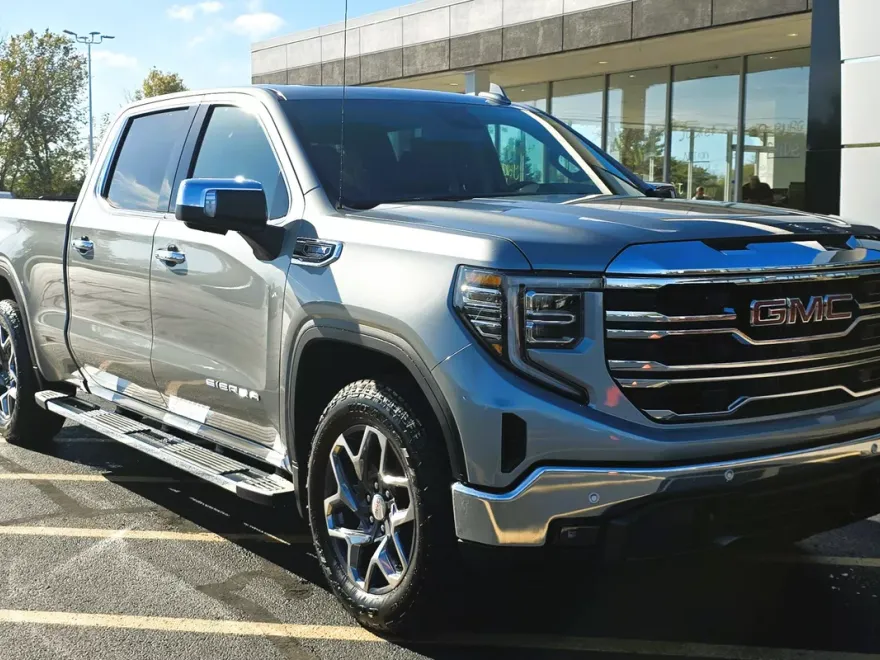 2026 Gmc Sierra 1500 SLT photo 1