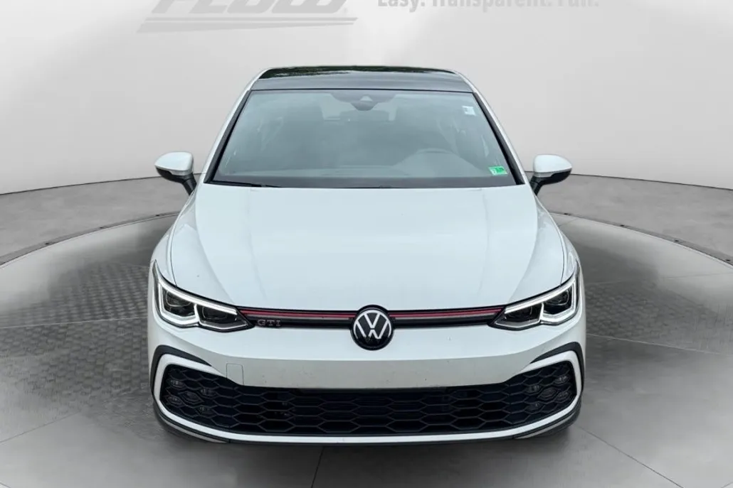 2024 Volkswagen Golf GTI SE photo 1