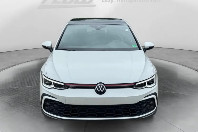2024 Volkswagen Golf GTI SE photo 1