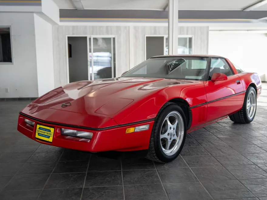 1984 Chevrolet Corvette Base photo 1