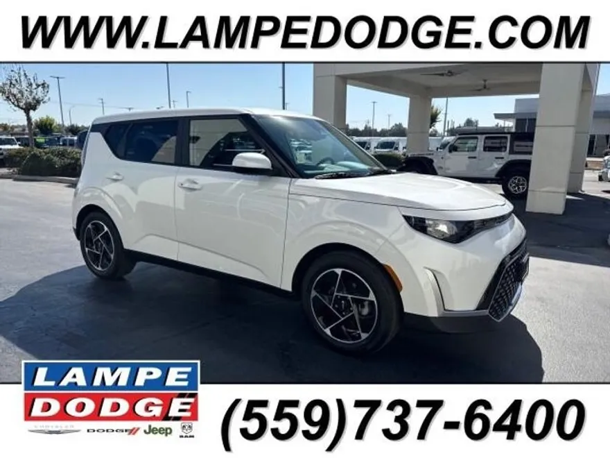 2023 Kia Soul EX photo 1