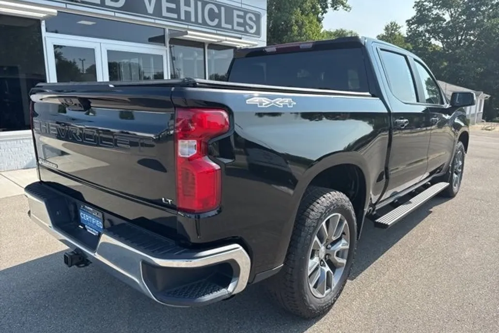 2024 Chevrolet Silverado 1500 LT photo 1