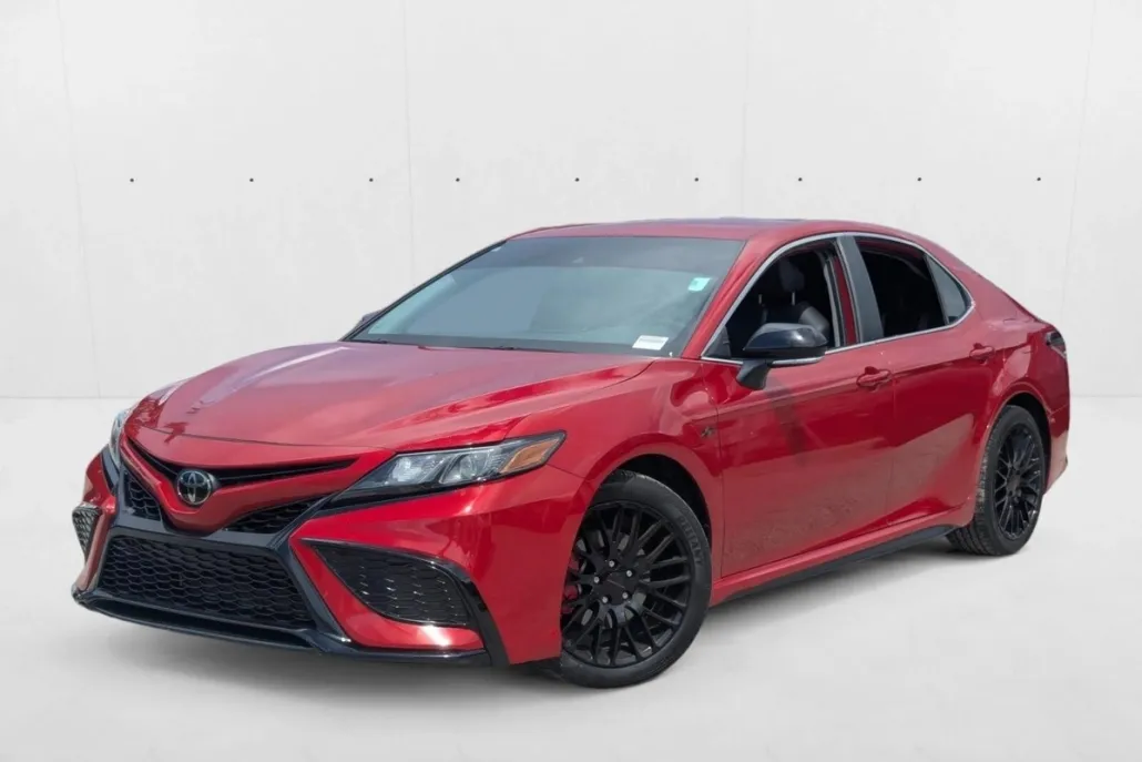 2022 Toyota Camry SE photo 1