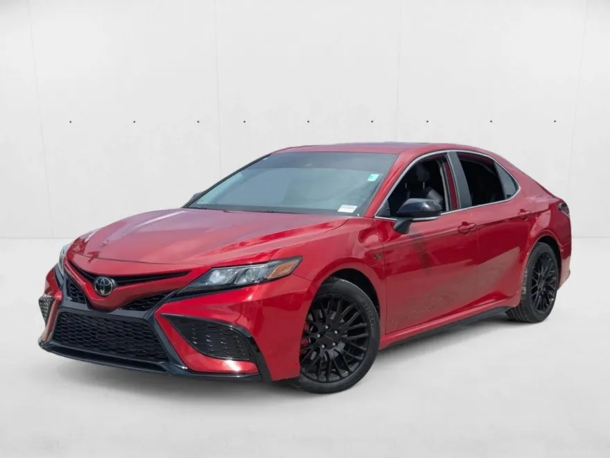 2022 Toyota Camry SE photo 1
