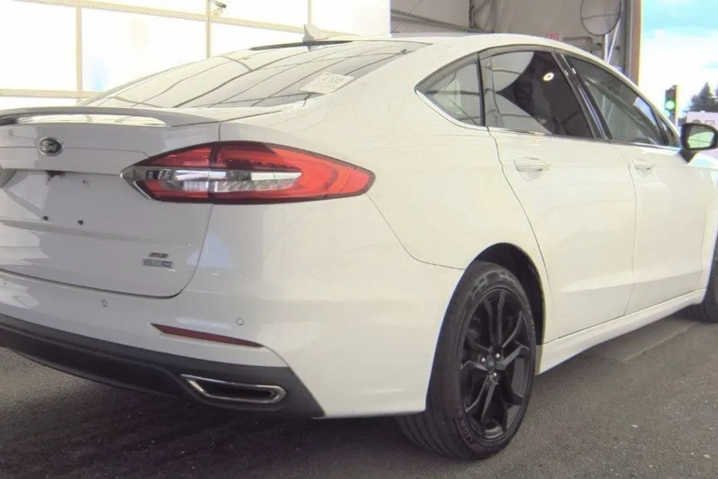 2019 Ford Fusion SE photo 1