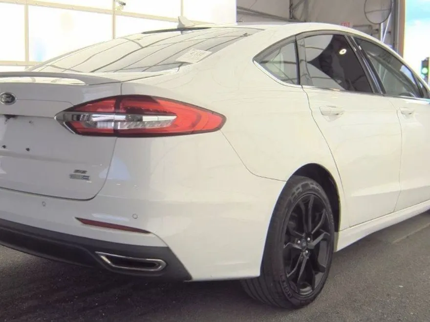 2019 Ford Fusion SE photo 1