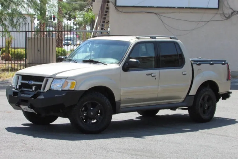 2001 Ford Explorer Sport Trac photo 1