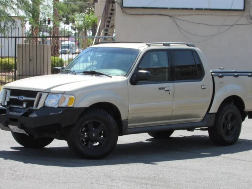 2001 Ford Explorer Sport Trac photo 1