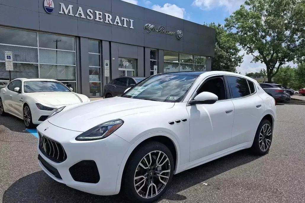 2025 Maserati Grecale photo 1