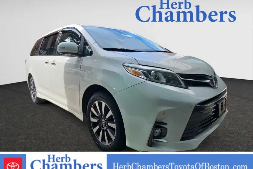 2019 Toyota Sienna Limited Premium photo 1
