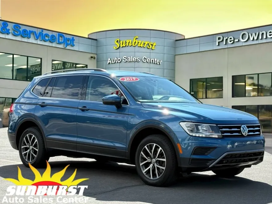 2019 Volkswagen Tiguan SEL R-Line photo 1