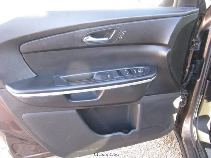 2011 Gmc Acadia SLE photo 15