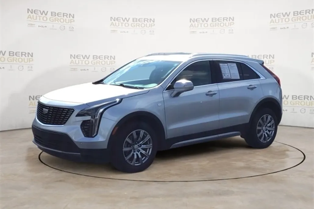 2021 Cadillac XT4 Premium Luxury photo 1