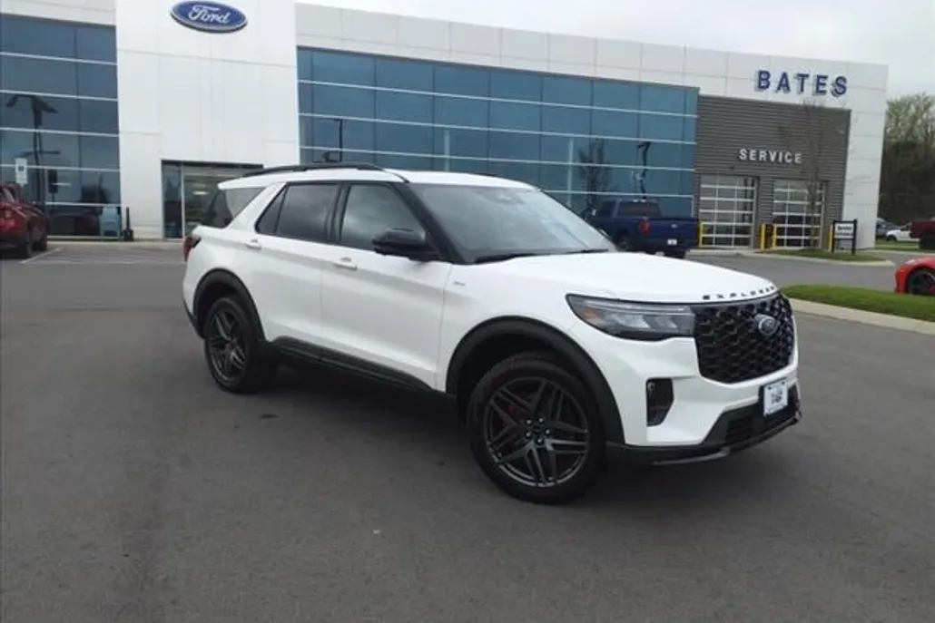 2025 Ford Explorer ST-Line photo 1