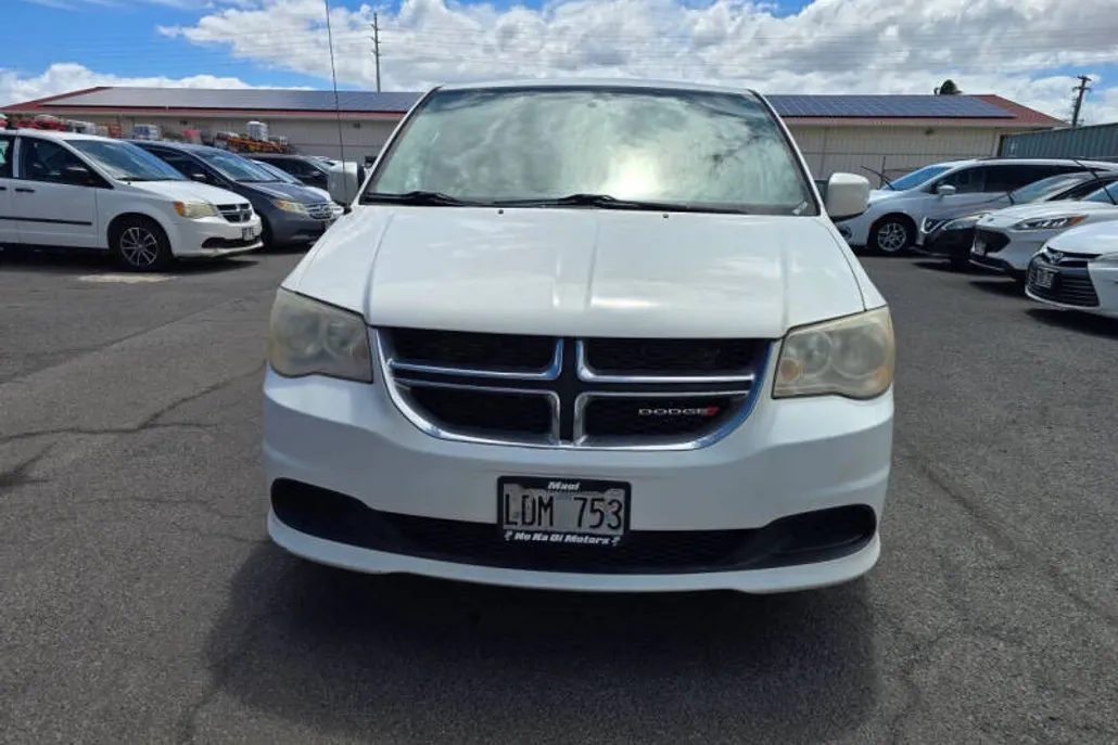 2013 Dodge Grand Caravan SXT photo 1