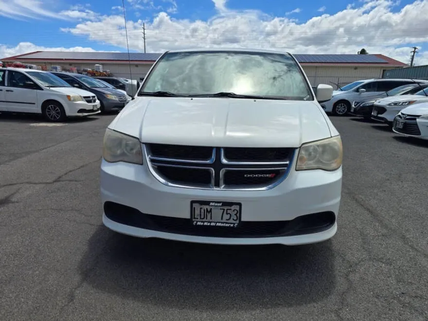 2013 Dodge Grand Caravan SXT photo 1
