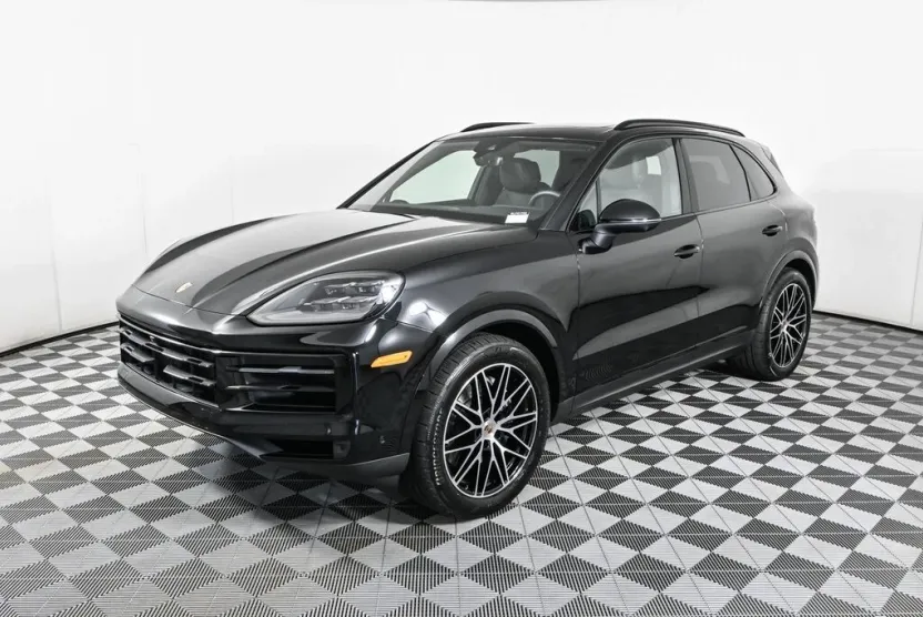 2025 Porsche Cayenne photo 1