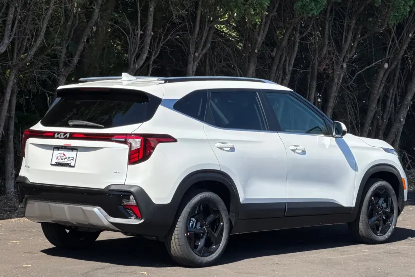 2026 Kia Seltos EX photo 1
