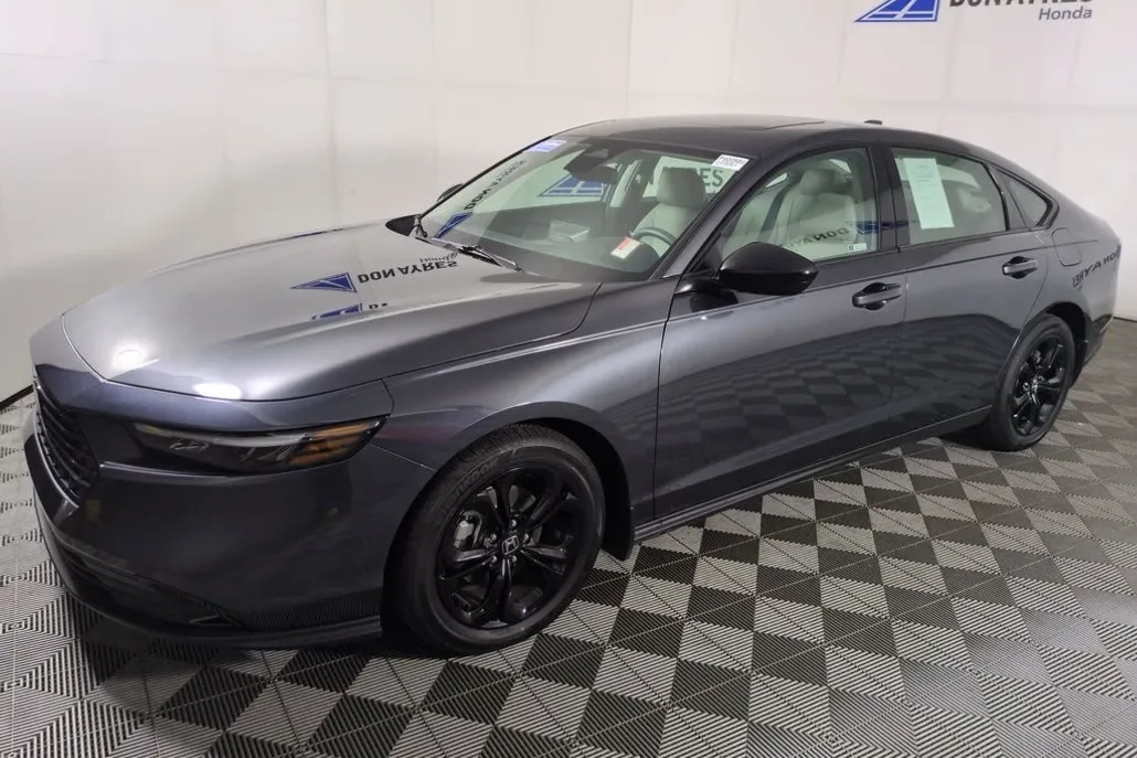 2025 Honda Accord SE photo 1