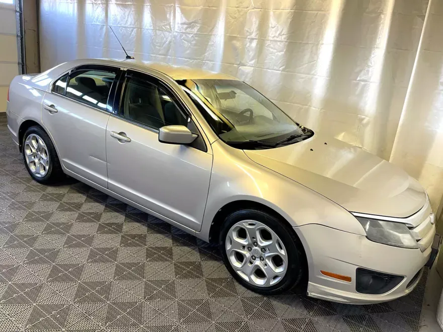 2010 Ford Fusion SE photo 9