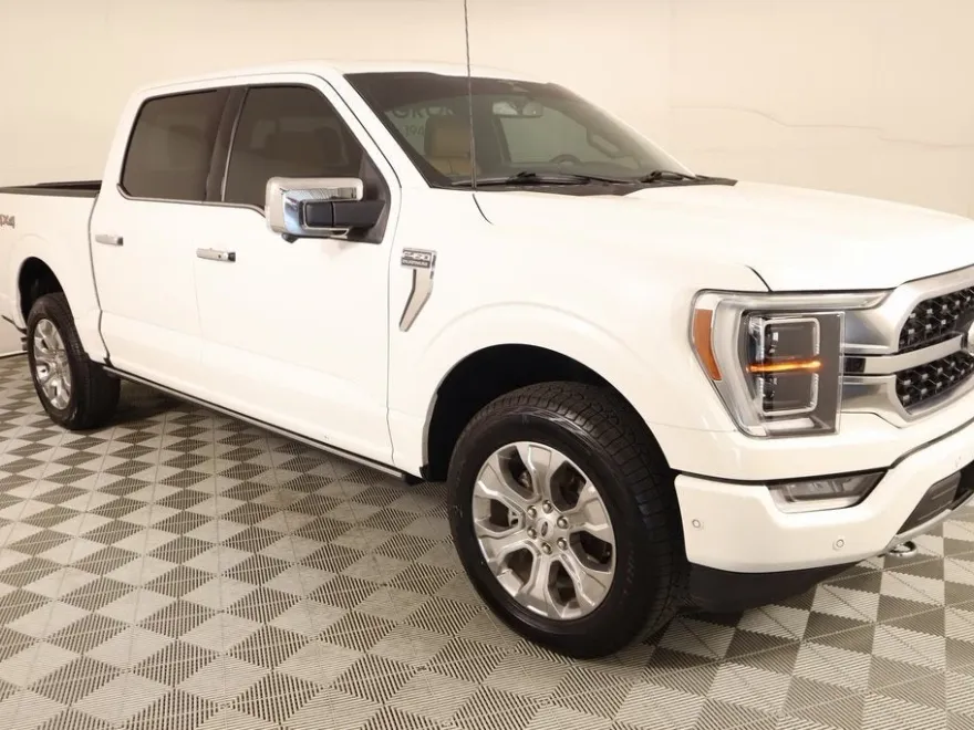 2023 Ford F-150 Platinum photo 1