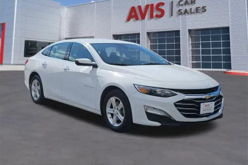 2024 Chevrolet Malibu 1LT photo 2